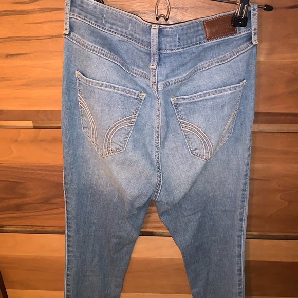 Hollister “High-Rise Super Skinny” jeans - Picture 3 of 3